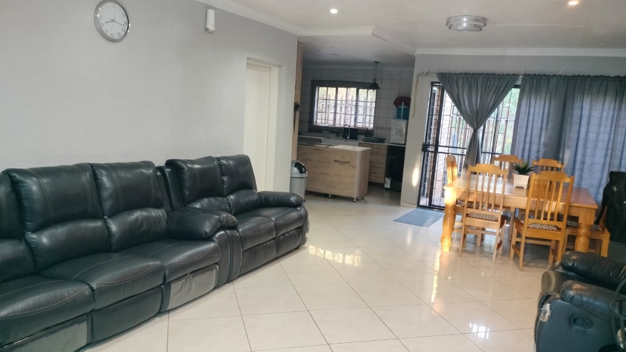 3 Bedroom Property for Sale in Safari Gardens North West